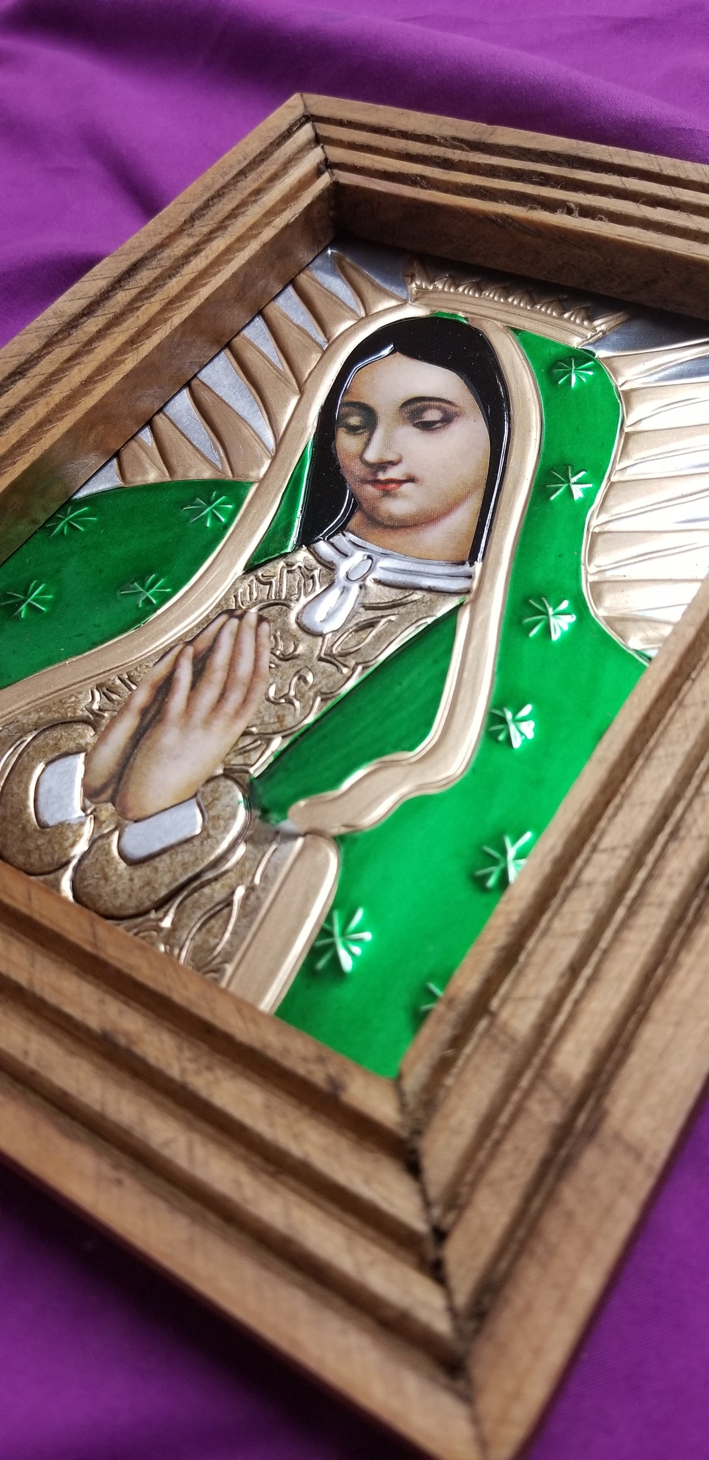 Virgen de Guadalupe en madera