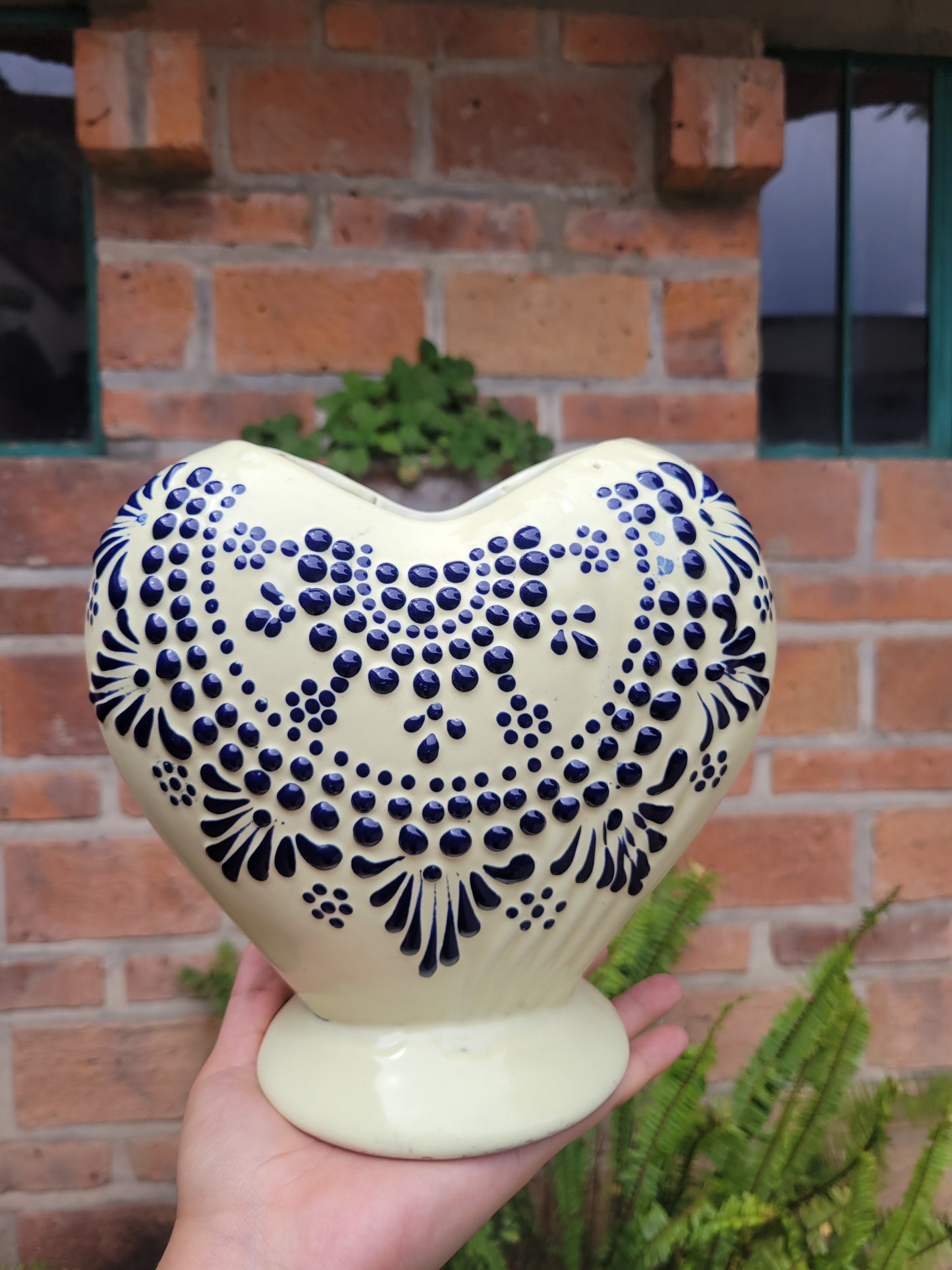 Florero de talavera (PREORDERS ONLY)