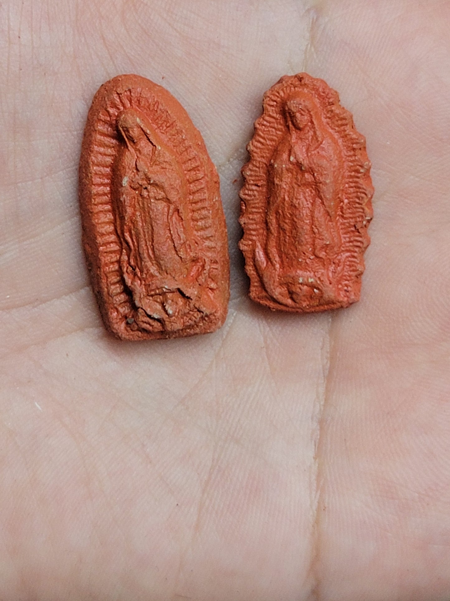 Mini Virgencita de barro