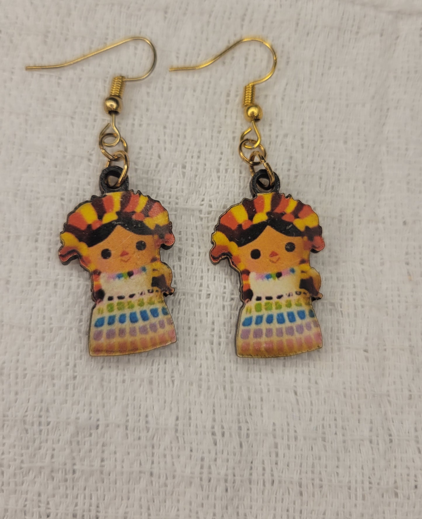 Aretes Lupita hechos de madera